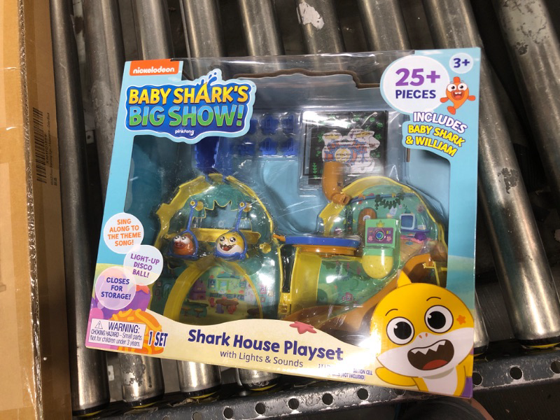 Photo 2 of Baby Shark's Big Show! Shark House Playset – Lights and Sounds Toddler Playset – Interactive Baby Shark Toy