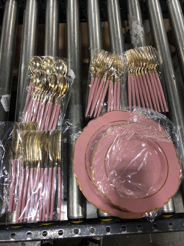 Photo 2 of Nervure 100PCS Mauve Pink Plastic Plates With Gold Rim - Mauve and Gold Disposable Plates with Mauve Handle For Wedding & Party & Easter Serve For 20 Guests