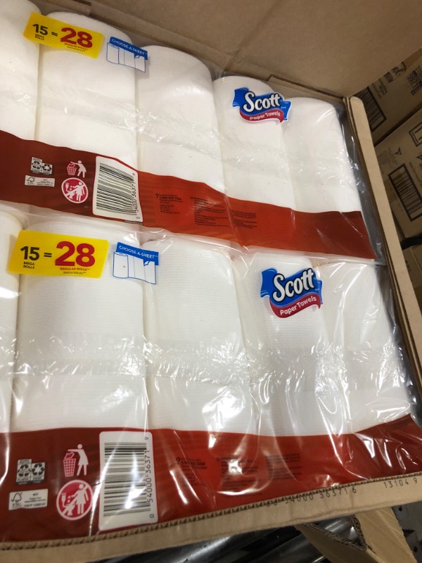 Photo 2 of Scott Paper Towels, Choose-A-Sheet - 30 Mega Rolls (2 Packs of 15) = 56 Regular Rolls (102 Sheets Per Roll)