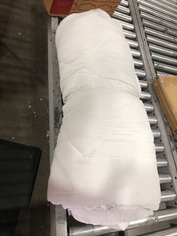 Photo 1 of  Bedding Comforter – All Season Comforter - White Bed Comforter - Plush Siliconized Fiberfill - Box Stitched-UNKNOWN SIZE

