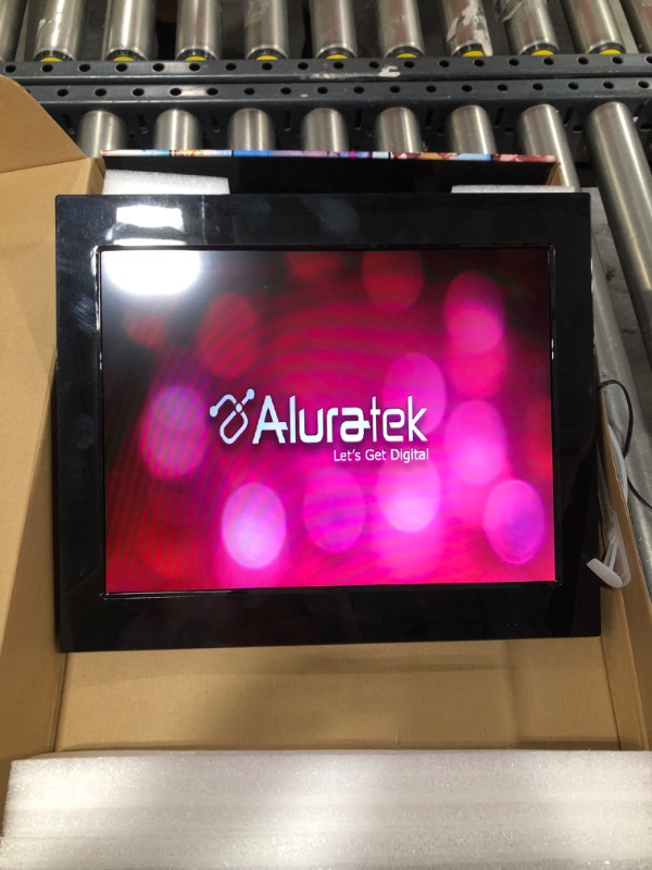 Photo 2 of Aluratek 15-in. Digital Photo Frame