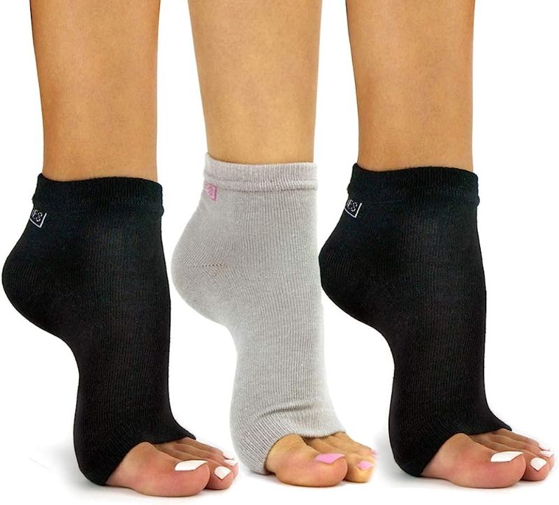 Photo 1 of Freetoes Toeless Socks- 3 Pairs.2-Black, 1 Gray, Black, Gray, One Size