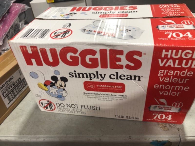 Photo 1 of Baby Wipes, Unscented, Huggies Simply Clean Fragrance-Free Baby Diaper Wipes, 11 Flip Lid Packs (704 Wipes Total)