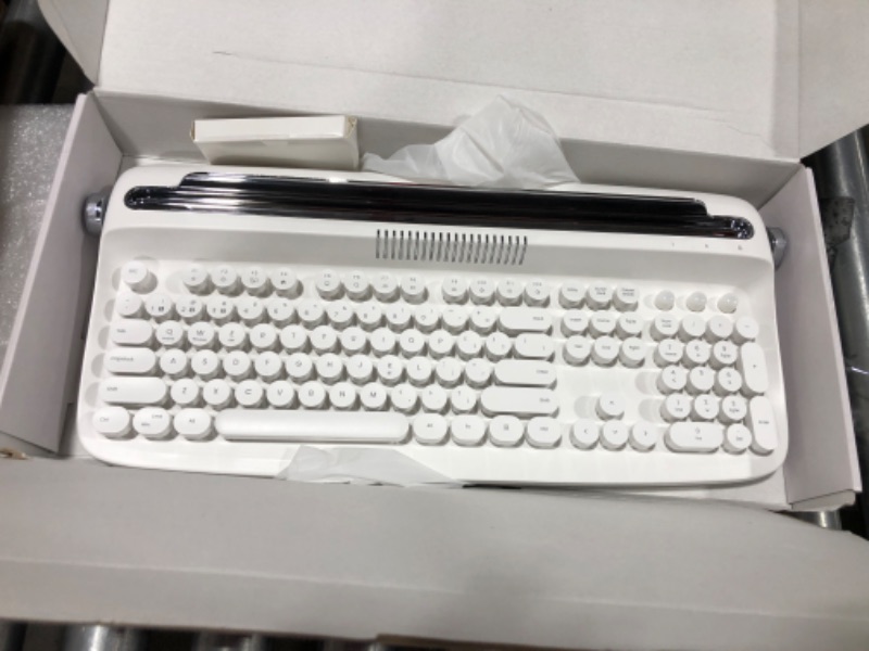 Photo 1 of YUNZII ACTTO B503 Wireless Typewriter Keyboard, Retro Bluetooth Aesthetic Keyboard with Integrated Stand for Multi-Device (B503, Snow White)
