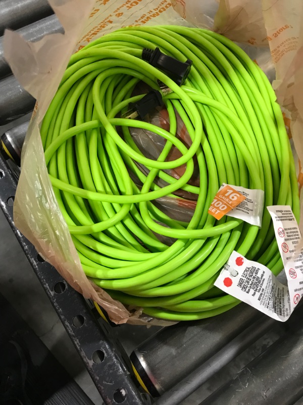 Photo 1 of 100 ft. 16/2 Light Duty Indoor/Outdoor Extension Cord, Green
