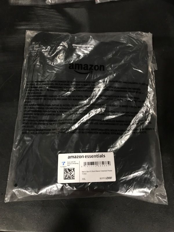 Photo 1 of Amazon Essentials Men's Regular-Fit Short-Sleeve Crewneck Pocket T-Shirt, Multipack, Large Black