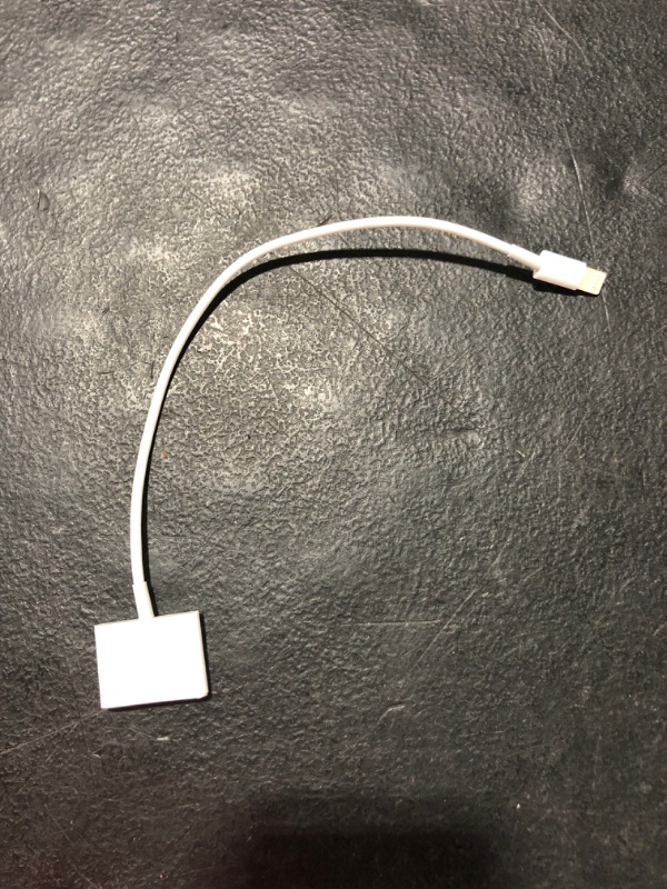 Photo 1 of Apple Thunderbolt Cord