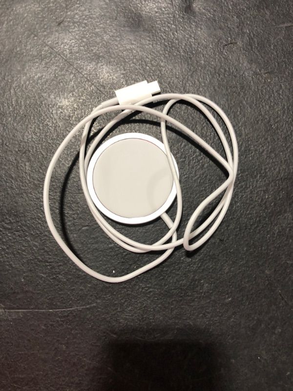 Photo 2 of Apple MagSafe Charger