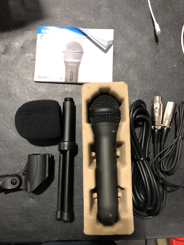 Photo 2 of SAMSON Q2U Handheld Dynamic USB Microphone Recording and Podcasting Pack (Black) Grey