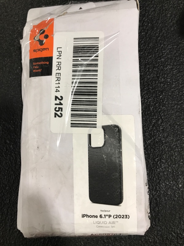 Photo 3 of Spigen Liquid Air Geschikt Voor Apple iPhone 15 Pro Telefoonhoesje - Zwart