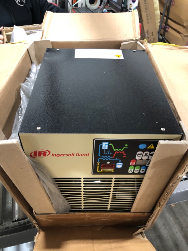 Photo 2 of Ingersoll-Rand D25IN Refrigerated Air Dryer, Beige