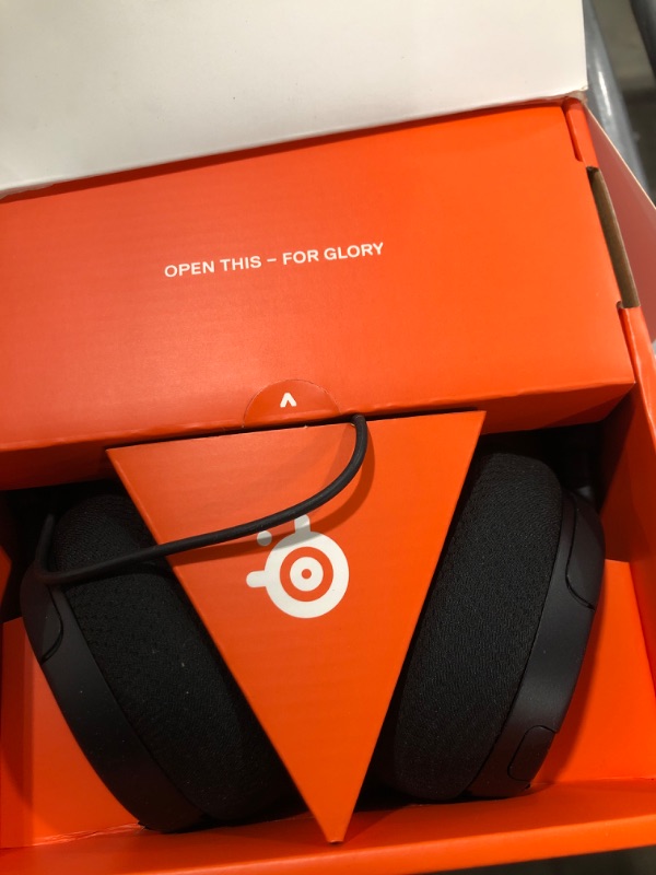 Photo 3 of NEW SteelSeries Arctis Nova 1 Multi-System Gaming Headset — Hi-Fi Drivers — 360° Spatial Audio — Comfort Design — Durable — Ultra Lightweight — Noise-Cancelling Mic — PC, PS5/PS4, Switch, Xbox - Black Black Wired Arctis Nova 1 Headset