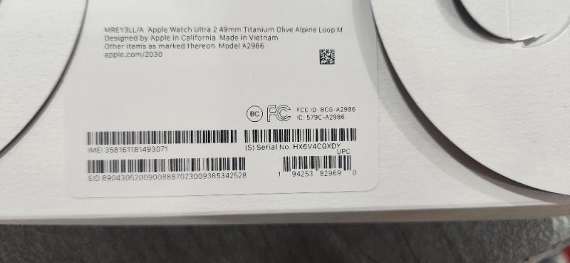 Photo 5 of Apple Watch Ultra 2 - 49mm Titanium Olive Alpine Loop M