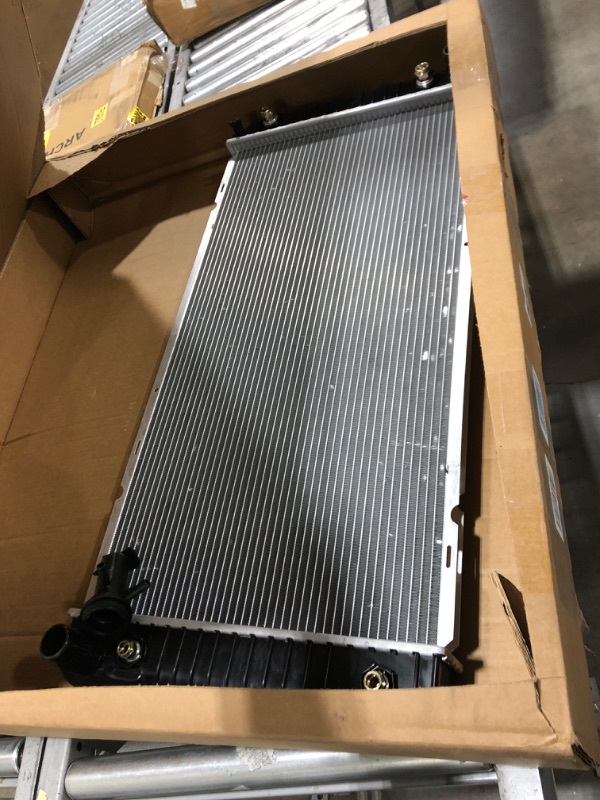 Photo 2 of CU2791 KAX Radiator Fits for 2004-2020 Express 2500,2004-2020 Express 3500,2004-2020 Savana 3500,2004-2020 Savana 2500 4.8L/6L 8V