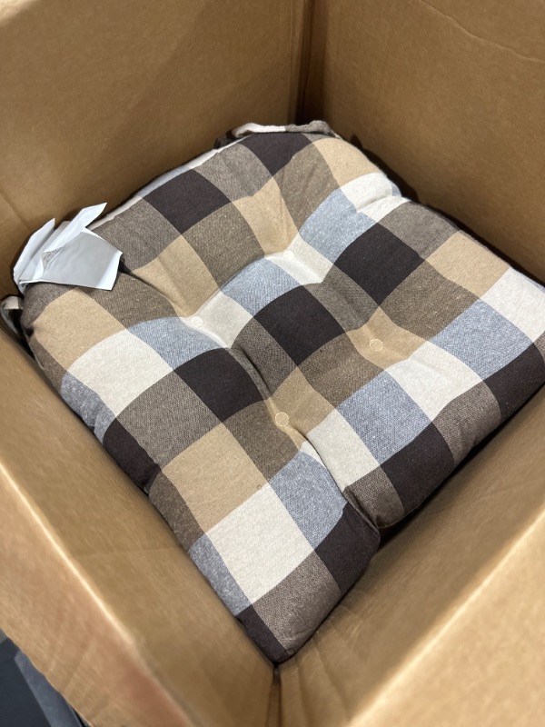 Photo 1 of 4 PC COUNT CUSHIONS FOR INDOOR OUTDOOR 