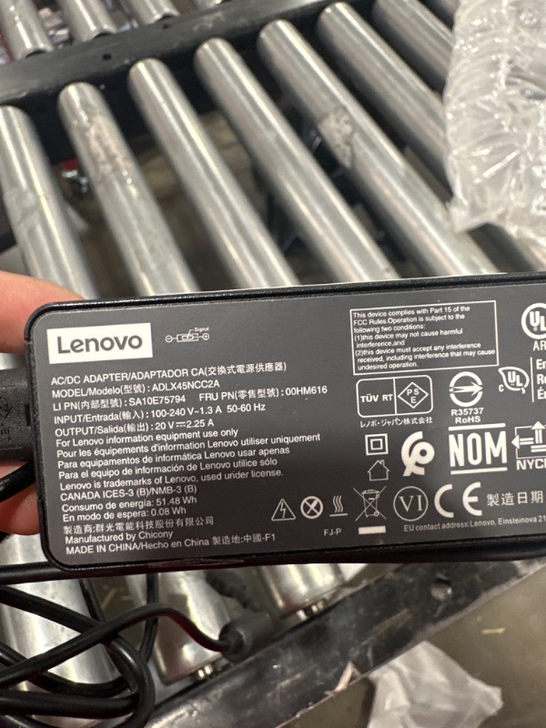 Photo 6 of Lenovo ThinkPad X1 Carbon  (( UNIDENTIFIED GEN) ) (RENEWED)