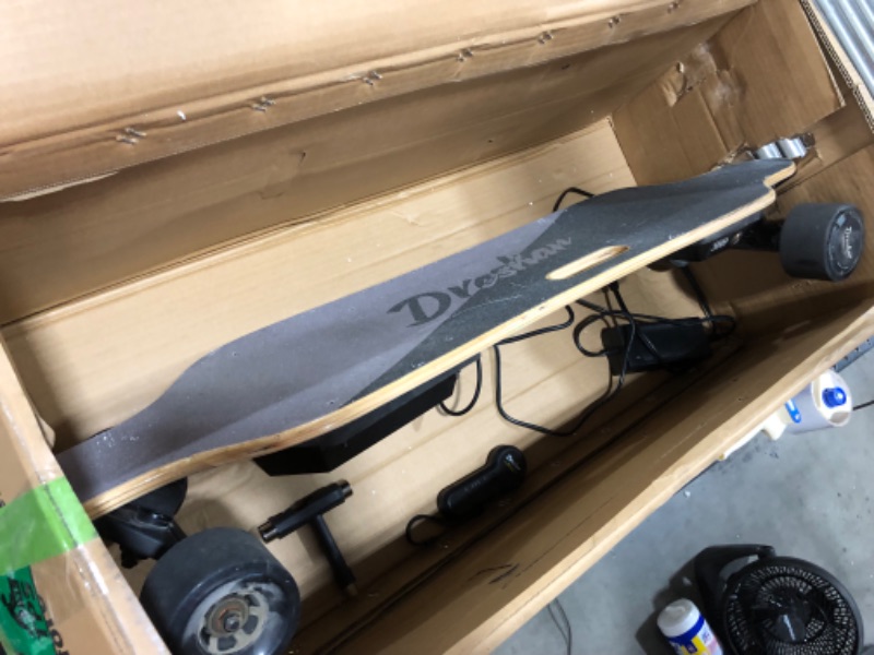 Photo 4 of  DresKar Electric Skateboard 900W Dual Brushless Motor 25MPH Top Speed 3 Speed Adjustment 12.5 Miles Range Electric Longboard with Wireless Remote Control 7 Layer Maple Deck Max Load 286Lbs 