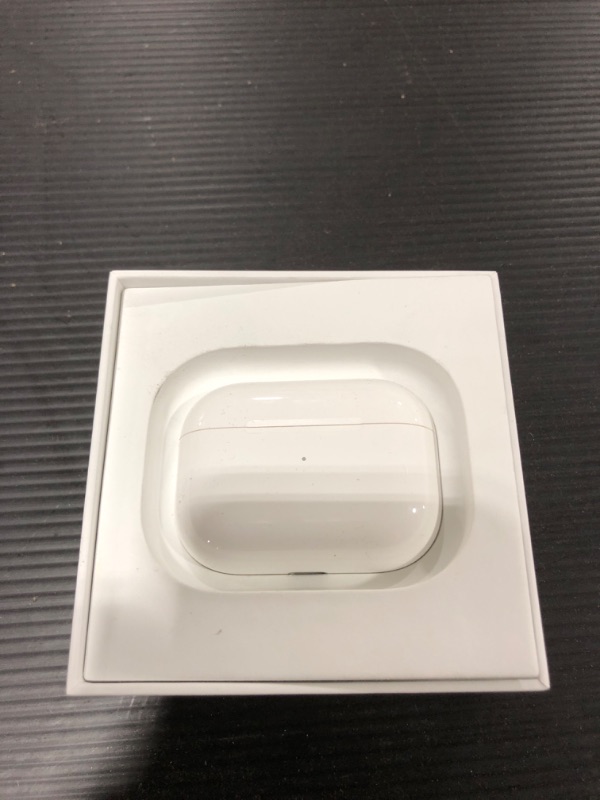 Photo 2 of Apple AirPods Pro (1st Generation)