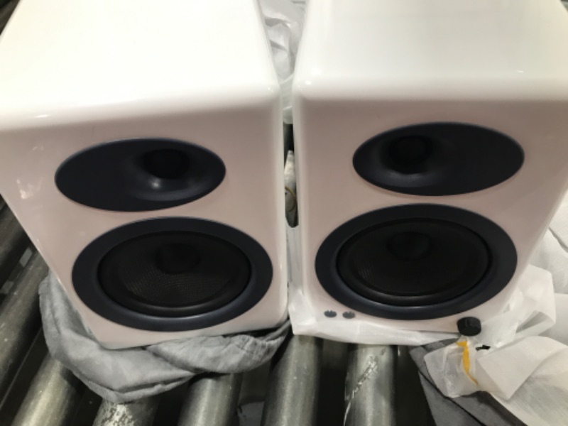 Photo 2 of Audioengine A5+ Classic Powered Bookshelf Speakers - Pair (White)