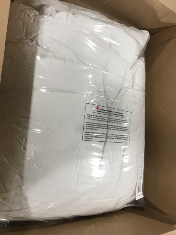 Photo 2 of Tommy Bahama - King Comforter Set, Soft Cotton Bedding Set with Matching Shams, Medium Weight & Ideal for All Seasons (Basketweave White, King) Comforter Set King