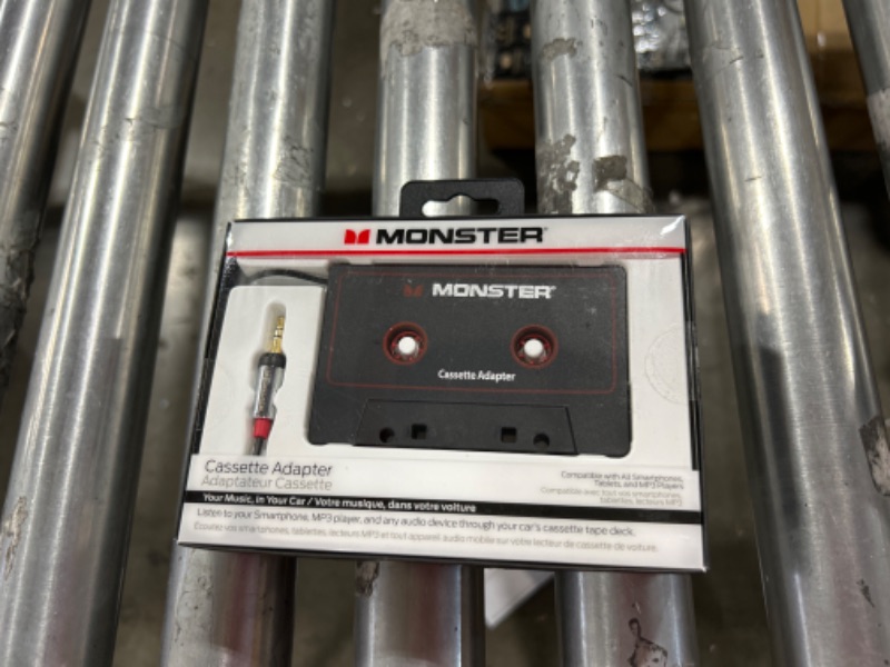 Photo 2 of Monster MBL 800 CAS-ADPT V2 WW High Performance 800 Cassette Adapter to 1/8" Mini 3 Feet