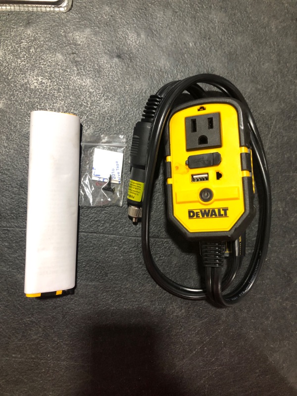 Photo 2 of DeWalt Power Inverter Dxaepi140