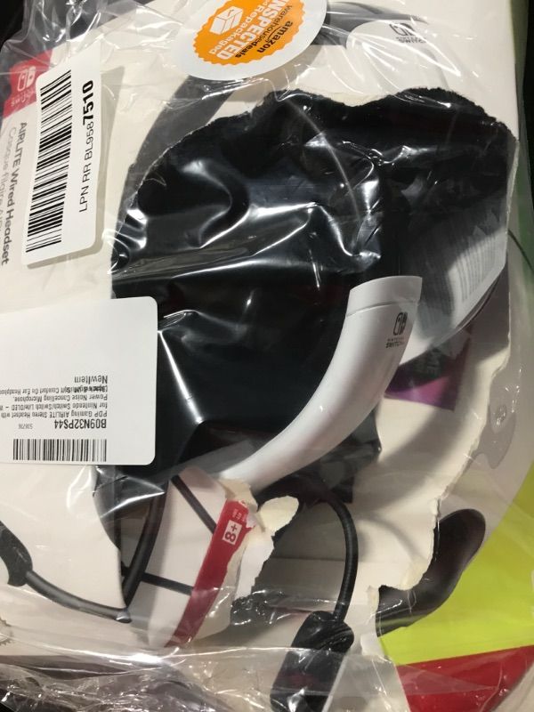 Photo 1 of PDP Gaming LVL40 Stereo Headset with Mic for Switch OLED - Noise Cancelling Microphone - Black & White - Nintendo Switch