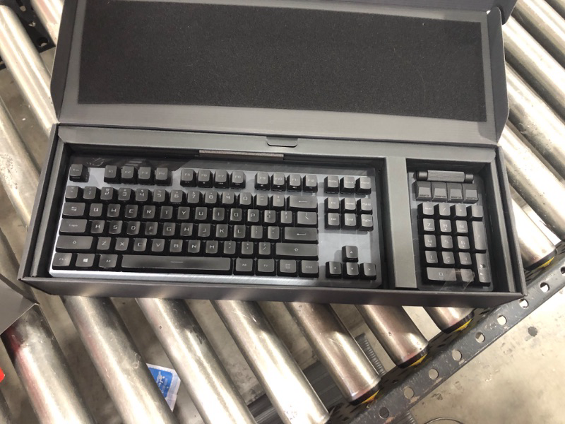 Photo 2 of SUS ROG Claymore II Wireless Modular Gaming Mechanical Keyboard