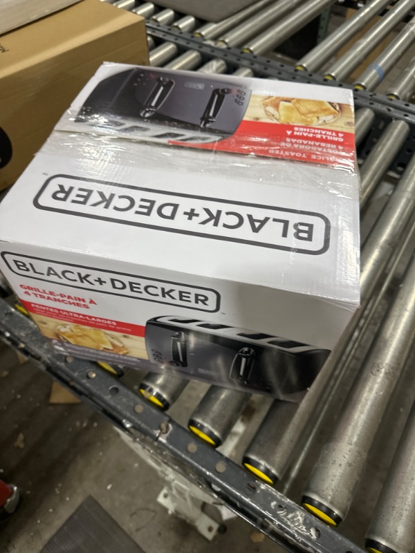 View 4 of BLACK+DECKER 4-Slice Toaster, Extra-Wide, Black, TR1410BD