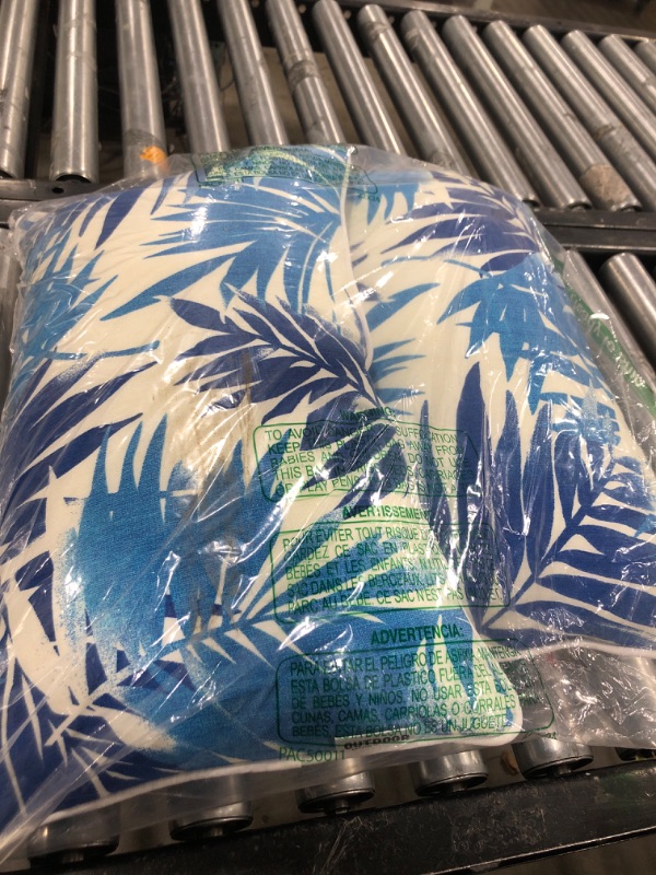 Photo 1 of 2 BLUE AND WHITE PALM TREE LEAFS SMALL TRIANGLE THROW PILLOWS