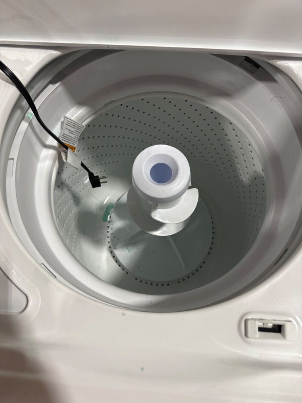 Photo 3 of Whirlpool 3.5-cu ft High Efficiency Agitator Top-Load Washer (White)
