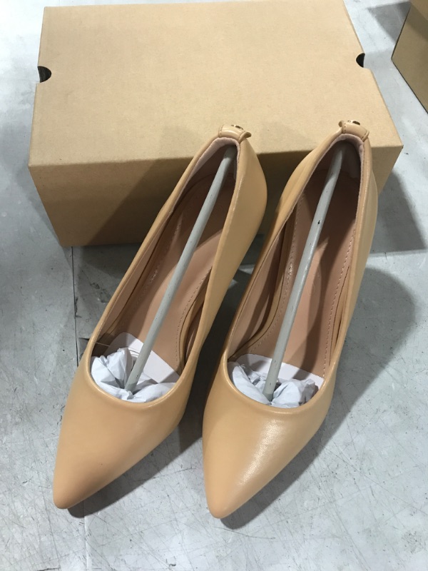 Photo 1 of (5.5) Womens Pointed Toe Heels Tan