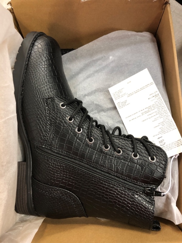 Photo 1 of Amazon Essentials Women's Lace-Up Combat Boot
SIZE 11