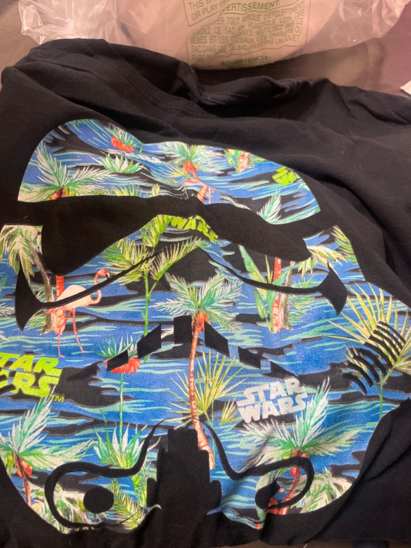 Photo 2 of Star Wars Men's Hula Helmet Graphic T-Shirt
2XL