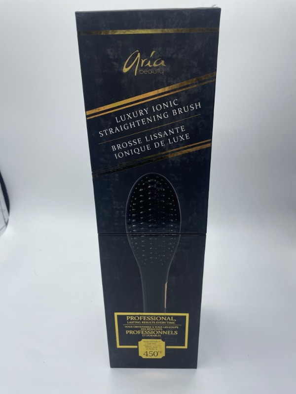 Photo 2 of Aria Beauty Luxury Ionic Straightening Brush
