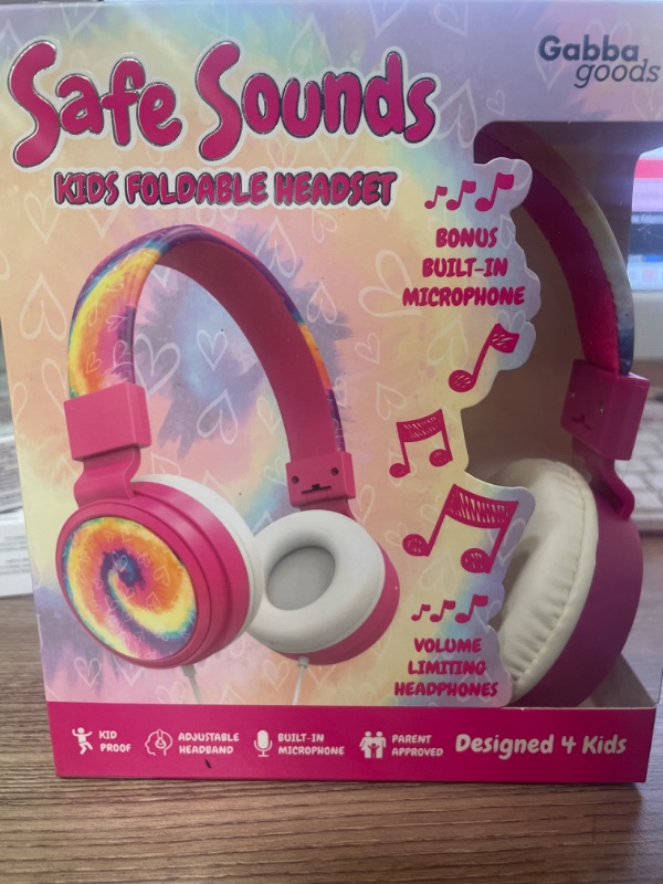 Photo 3 of GABBA GOODS KIDS SAFESOUNDS VOLUME LIMITED PRINTED OVER EAR HEADPHONES FOR CHILDREN
