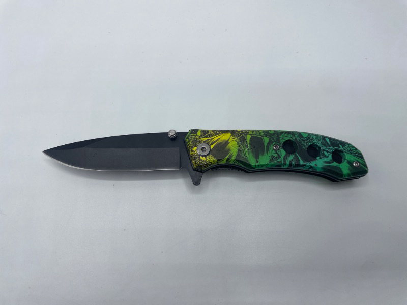 Photo 2 of GREEN YELLOW BLACK SNAKE POCKET KNIFE WITH CLIP NEW 