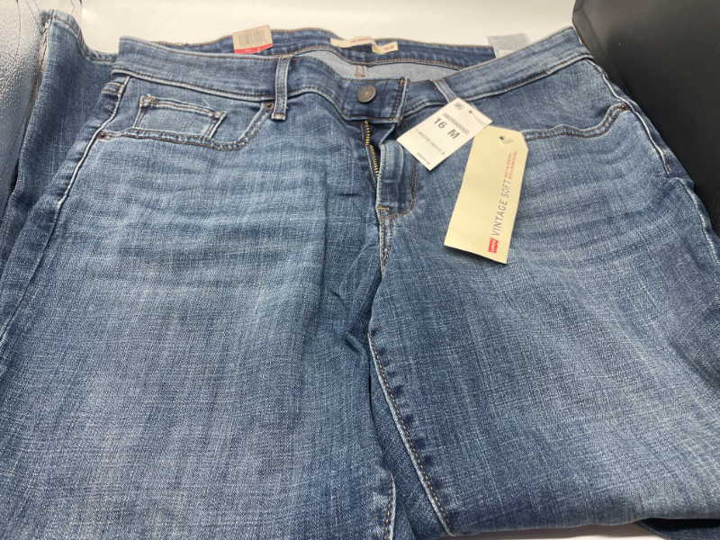 Photo 3 of Levi's 711 Skinny Women's Jeans (Plus Size) 16M
