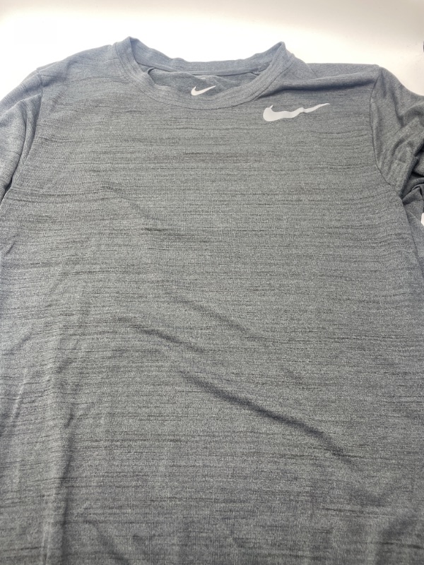 Photo 1 of nike dry fit size small