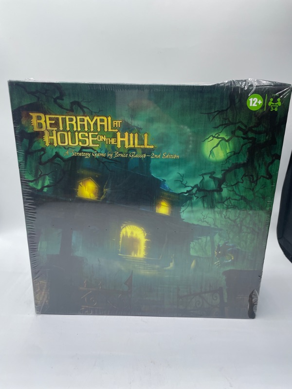 Photo 2 of Hasbro Gaming Avalon Hill Betrayal at The House on The Hill Second Edition Cooperative Board Game, Ages 12 and Up, 3-6 Players, 50 Chilling Scenarios