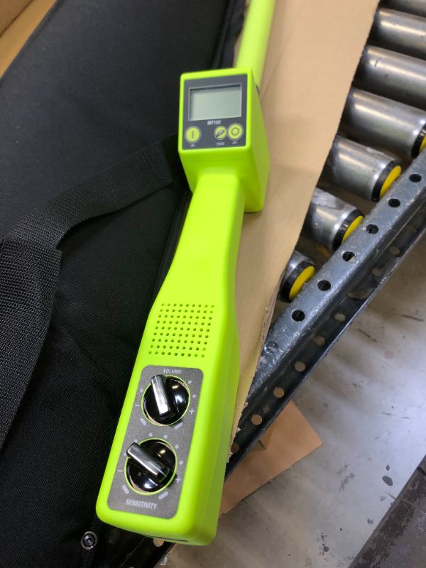 Photo 2 of CST/berger 19-557 Magna-Trak 102 Magnetic Locator with Soft Case , Yellow