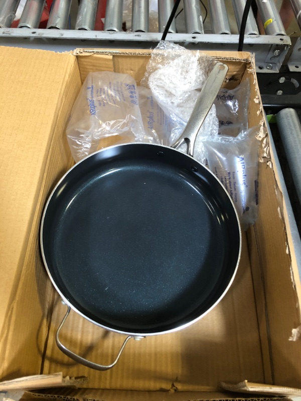 Photo 1 of Blue Skillet Pan