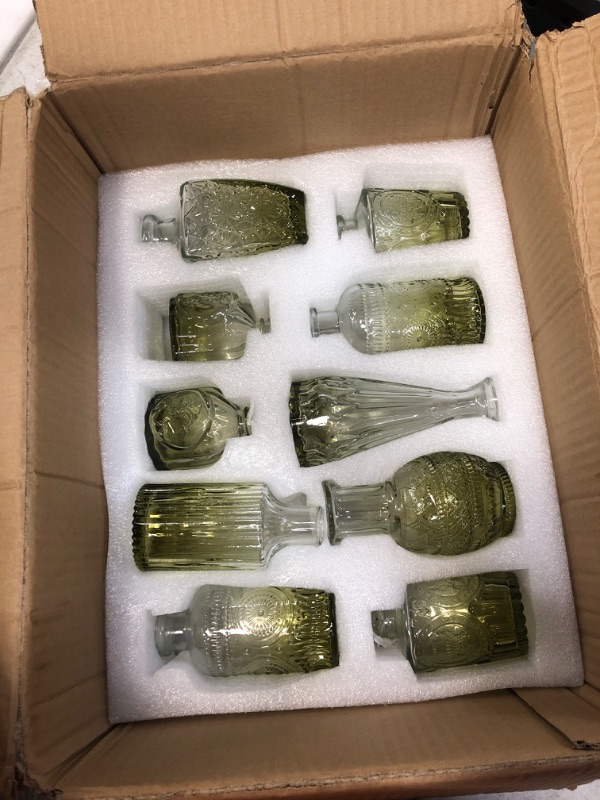 Photo 4 of 20 Pcs Glass Bud Vase Set Small Vases for Flowers Vintage Flower Vase in Bulk Cute Glass Vases for Centerpieces Rustic Decorative Glass Vase for Wedding Table Home Christmas Decoration (Green)