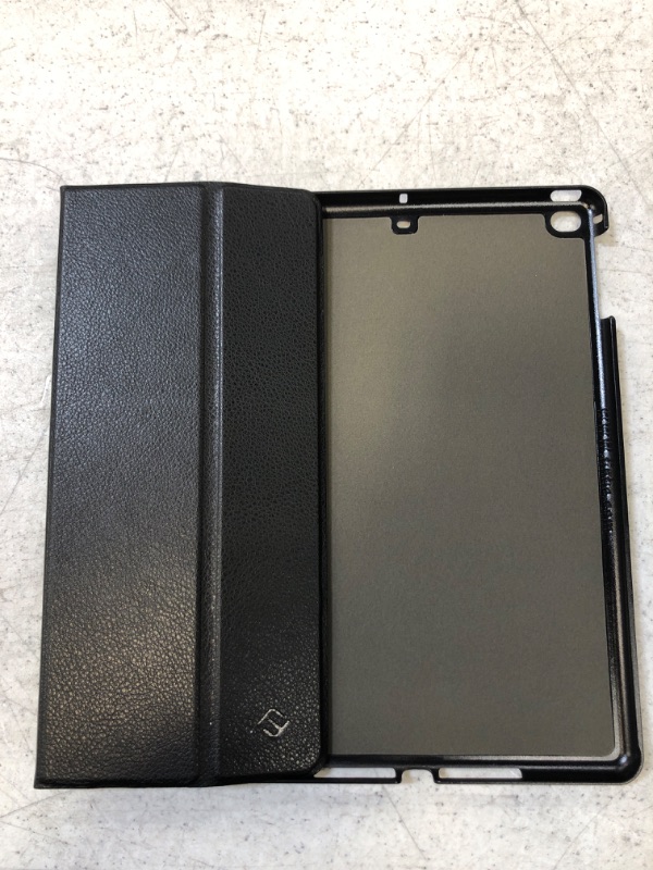Photo 1 of iPad Case/Cover 