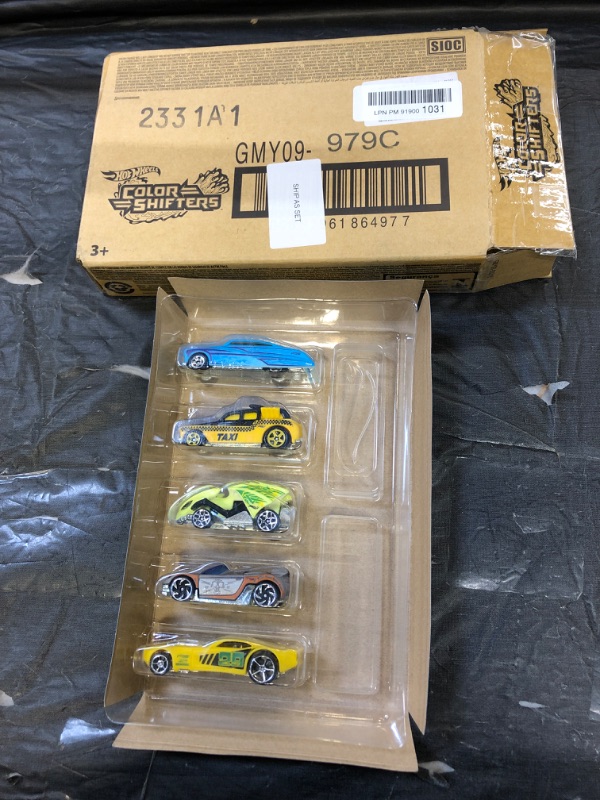 Photo 1 of Hot Wheels Color Shifters 5 Car Pack, Color-Change Cars, Dunk Vehicle in Warm & Icy Cold Water for Repeat Transformation, Toy Car Multi-Pack, Gift for Kids 3 Years & Older Color Shifters, 5-PC