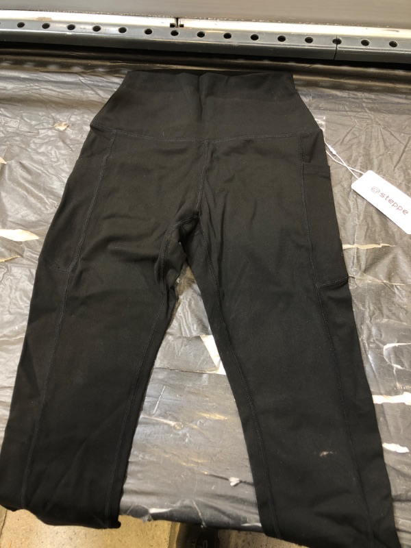 Photo 1 of BLACK CAPRI LEGGINGS - SML - BLACK - WITH SIDE POCKETS