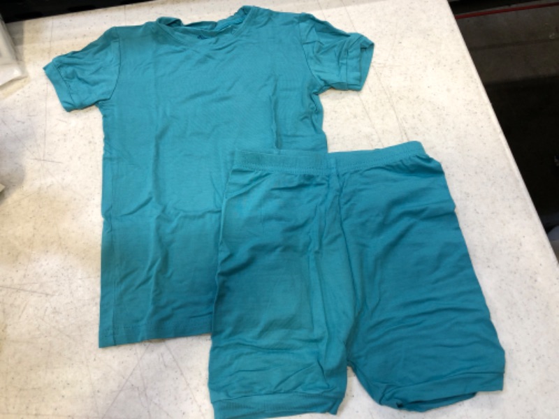 Photo 1 of 4-5T Unisex set 