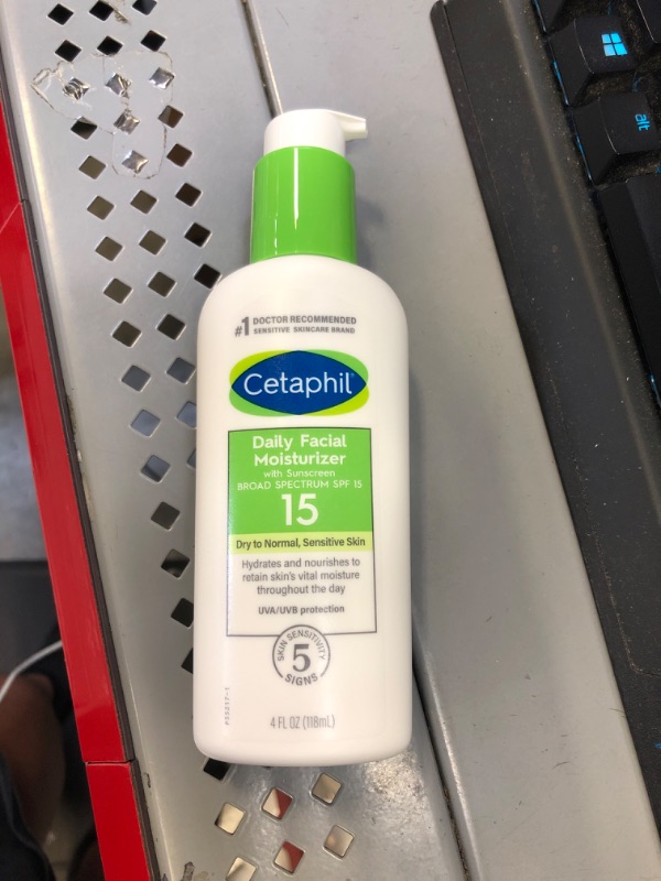 Photo 1 of Cetaphil Daily Facial Moisturizer, SPF 15, Fragrance Free, 4 Oz Unscented  4 Fl Oz (Pack of 1)