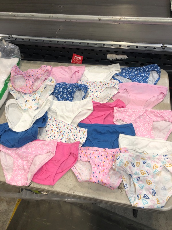 Photo 1 of 20 PC LITTLE GIRLS UNDERWEAR ( SIZE: 4) 