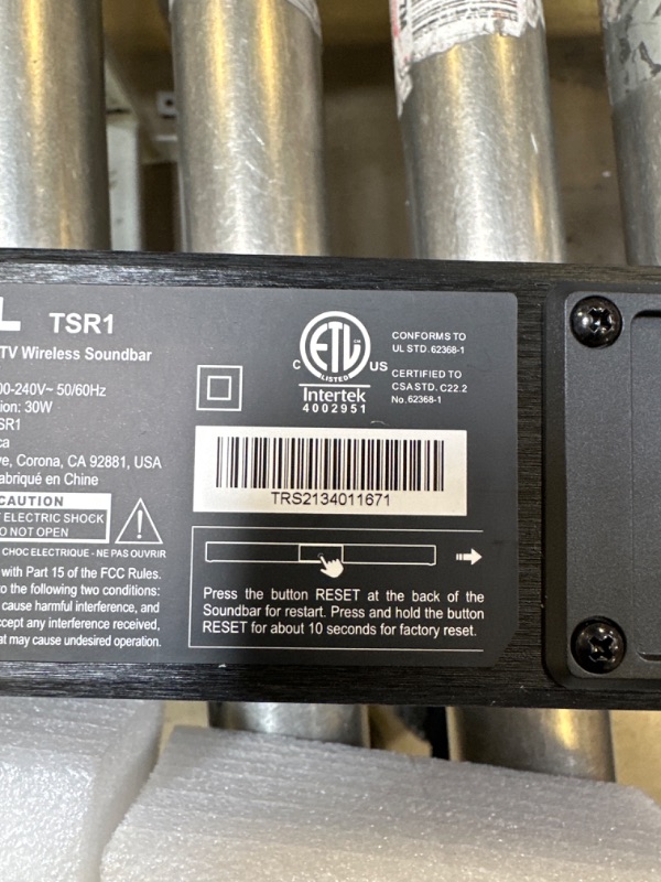 Photo 1 of TCL Alto R1 Roku TV Wireless 2.0 Channel Sound Bar for Roku TV, Bluetooth – TSR1-NA 31.5-inch, Black -- missing power cord unable to test 